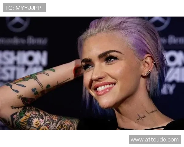 足球明星时尚新宠发夹背后的故事与潮流影响 足球明星时尚新宠发夹背后的故事与潮流影响