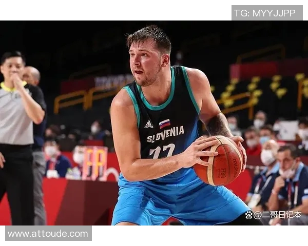 东契奇跨界挑战足球世界展现全能运动员风采